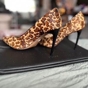 KENNETH COLE NEW YORK. Size 8. Leopard SUADE